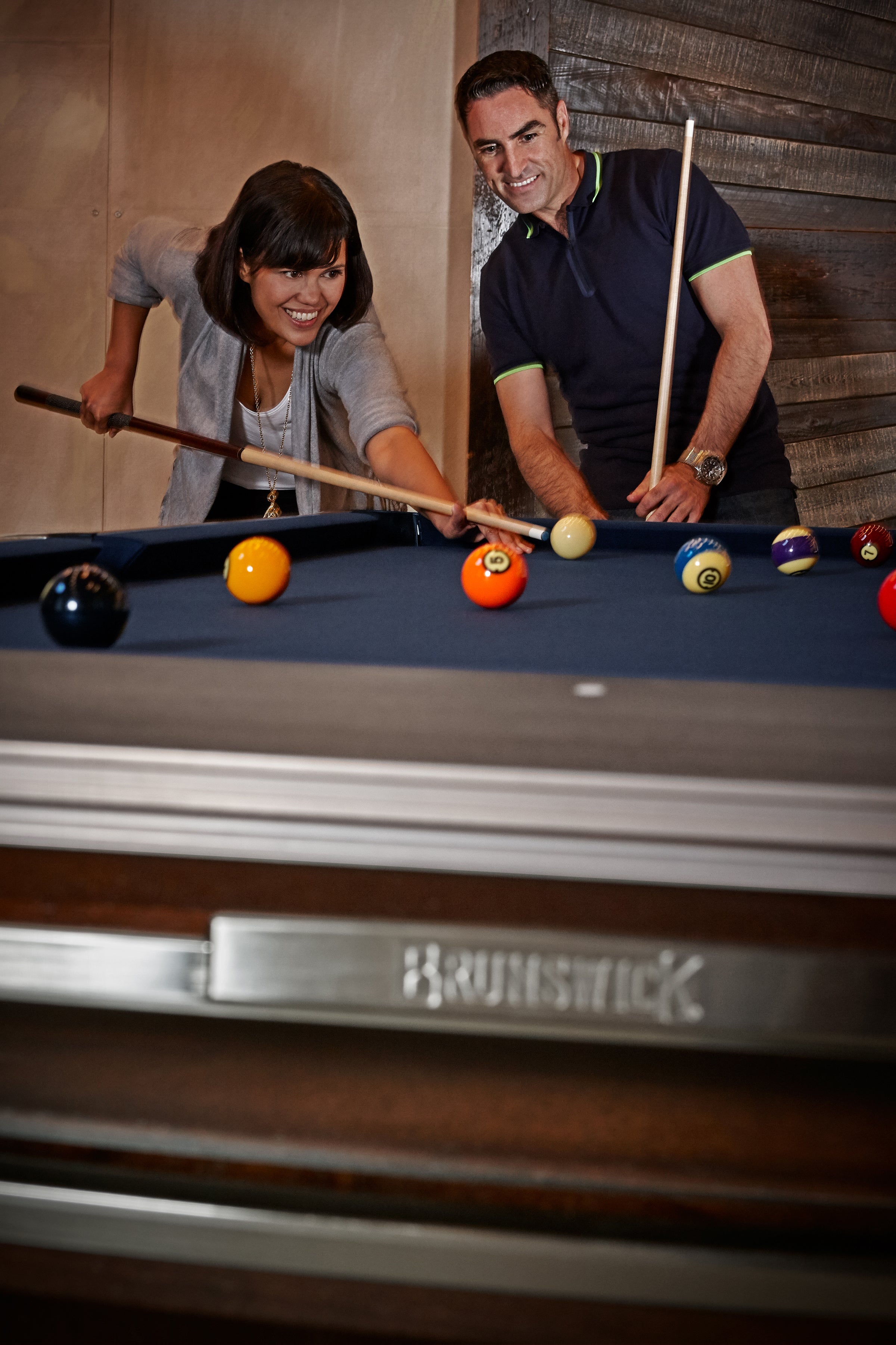 Brunswick Billiards Gold Crown VI 9' Slate Pool Table in Skyline Walnut/Espresso w/ Pockets
