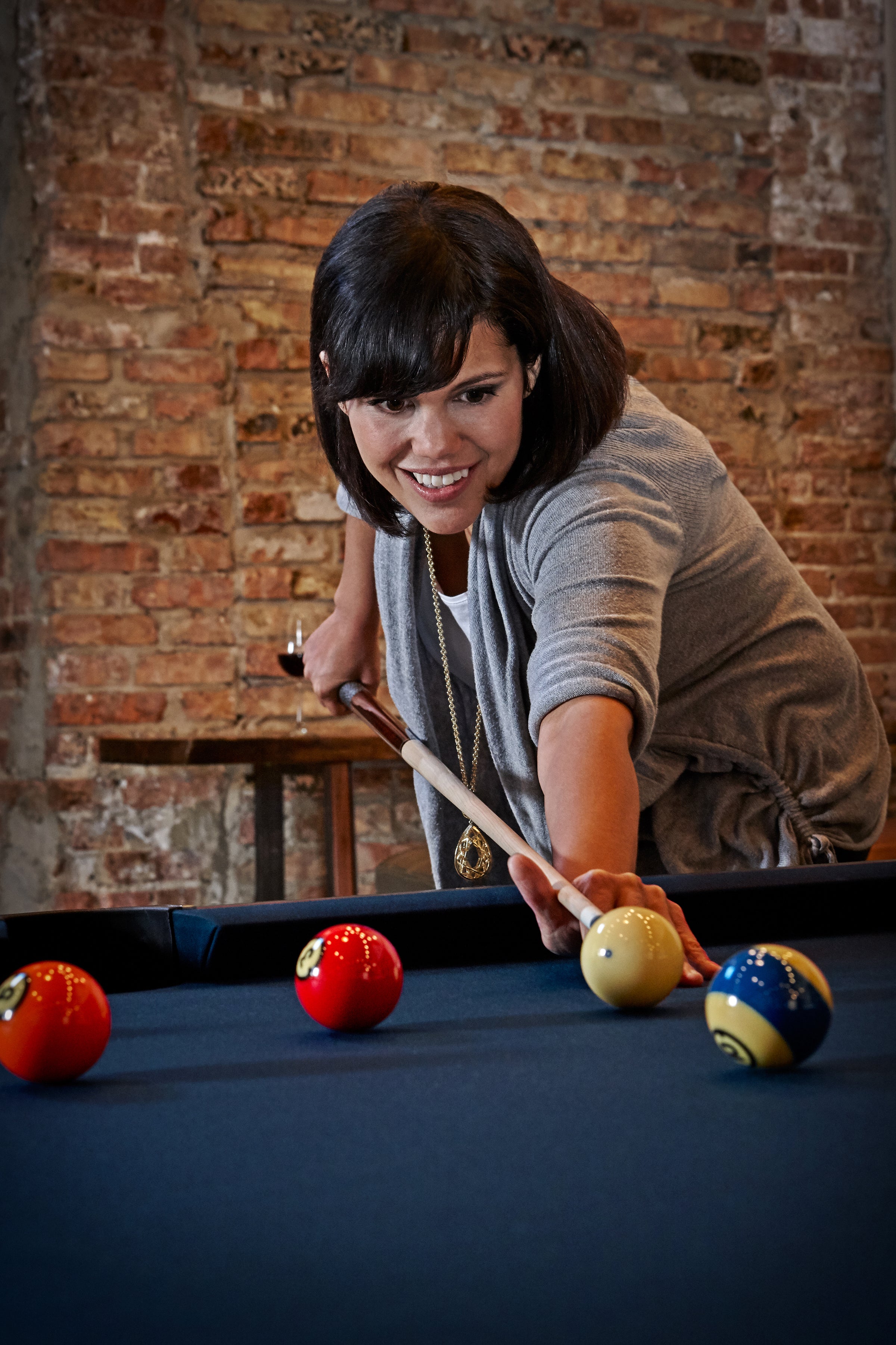 Brunswick Billiards Gold Crown VI 9' Slate Pool Table in Skyline Walnut/Espresso w/ Pockets